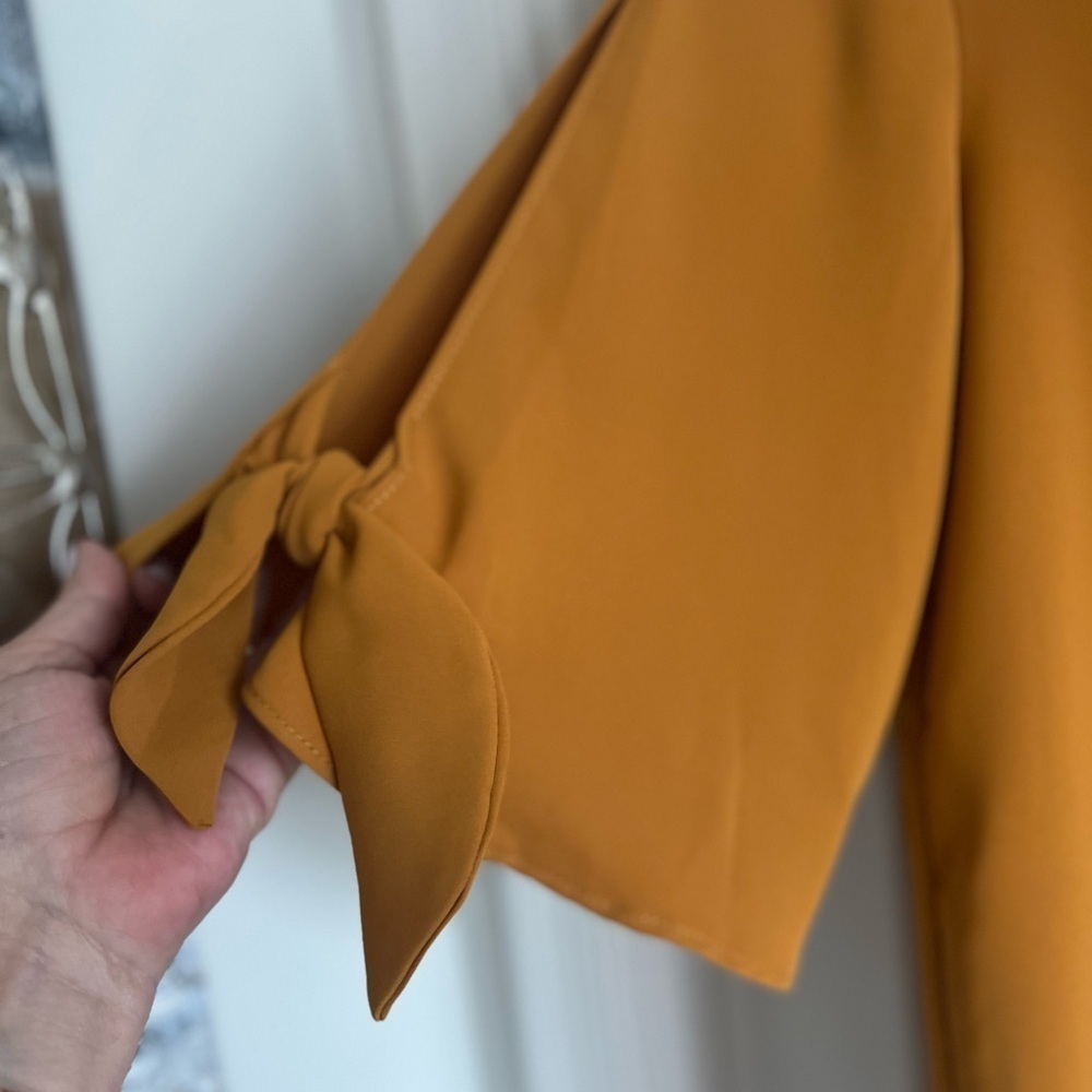 Everly mustard colored dress. Short slit sleeves/tie. Shift dress EUC. Small. - Picture 7 of 8